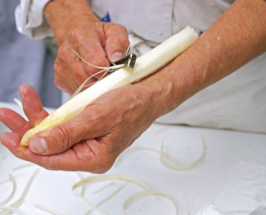 Auf dem Spargelhof Beeck wird weißer Spargel angebaut